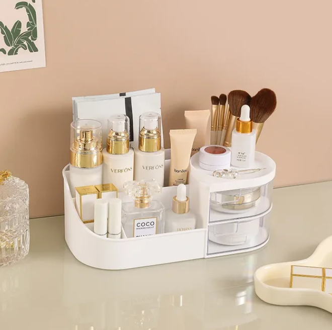 Cosmetic storage box with mirror